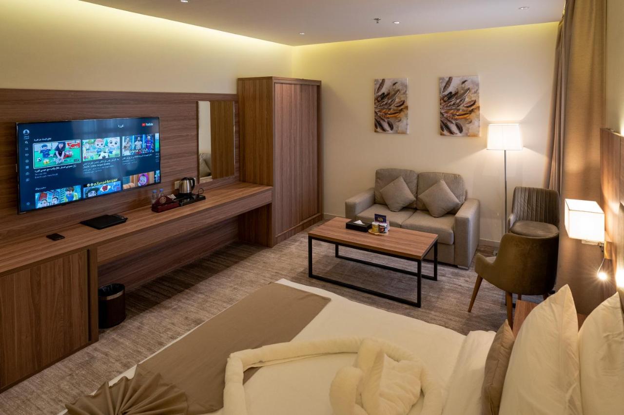 Hotel W *