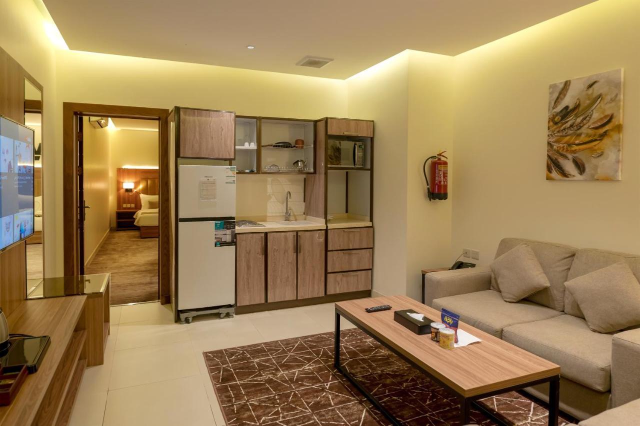 Hotel W *